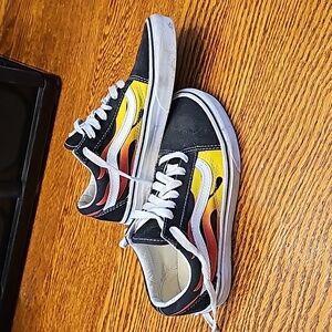Vans Old Skool Flame lace up sneakers Size 3.5 mens/5.0 womens